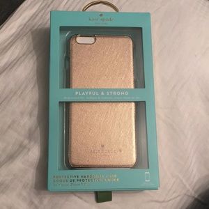 A gold iPhone 7 Plus case